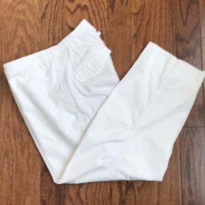 J. jill like new white cotton pants size 6. Great detailing